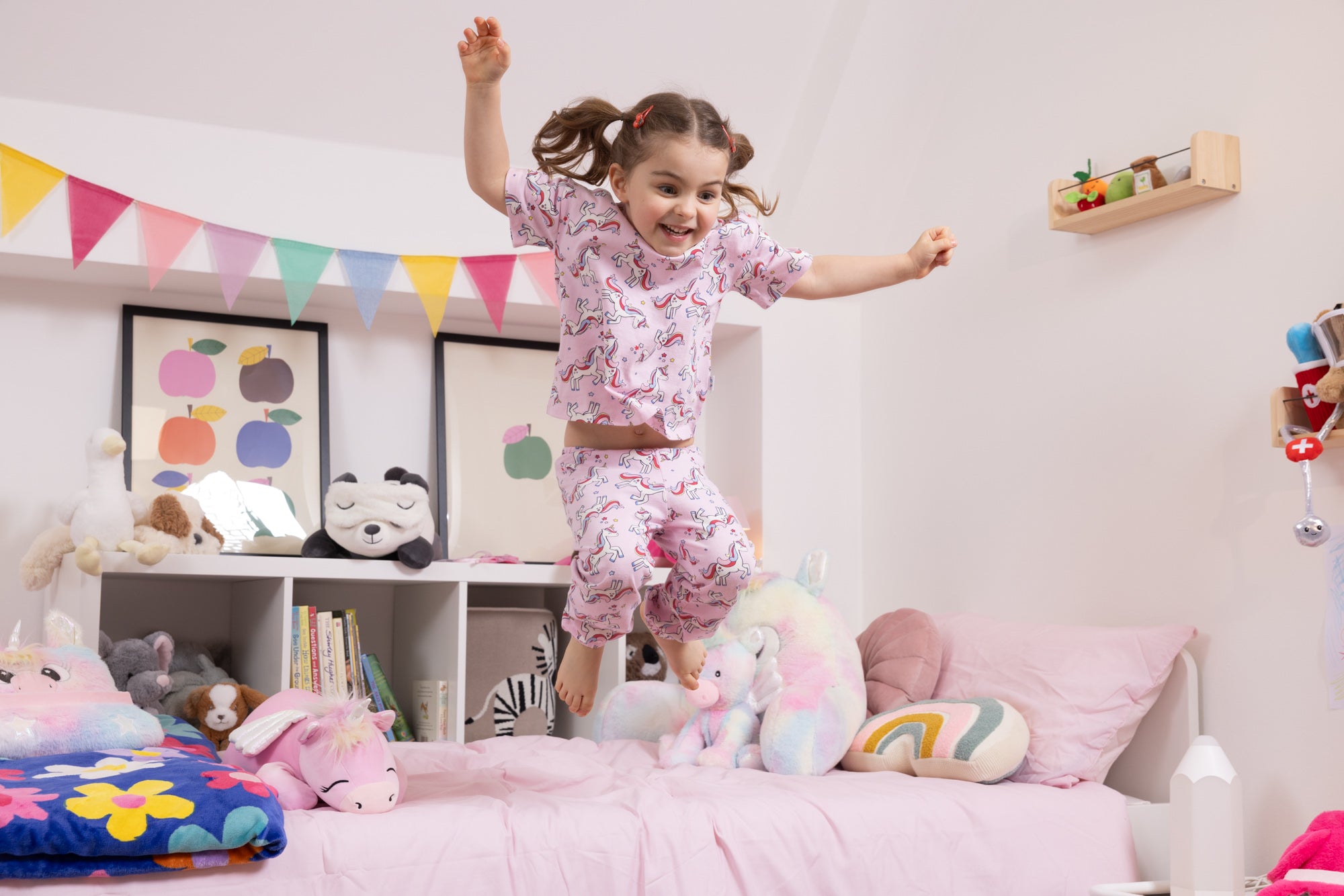 Snuggz Unicorn PJ Set with Plush Bag