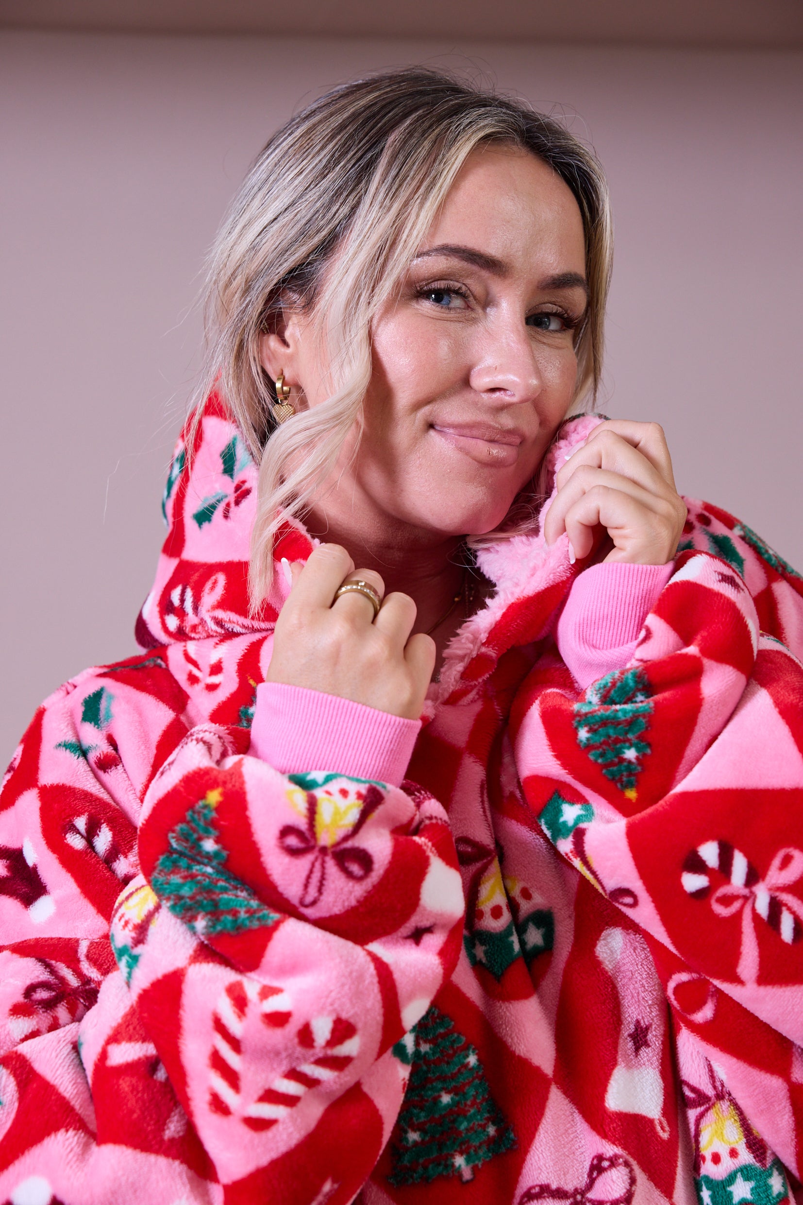 Snuggz Original Hooded Blanket - Xmas Diamond